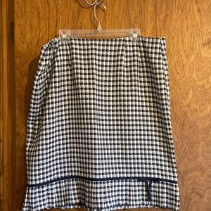 Stylish Black and White Women's Skirt